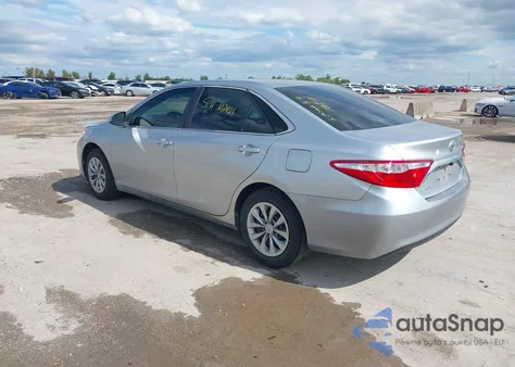 2017 Toyota Camry Le z USA, uszkodzony, nr VIN 4T1BF1FK8HU415041